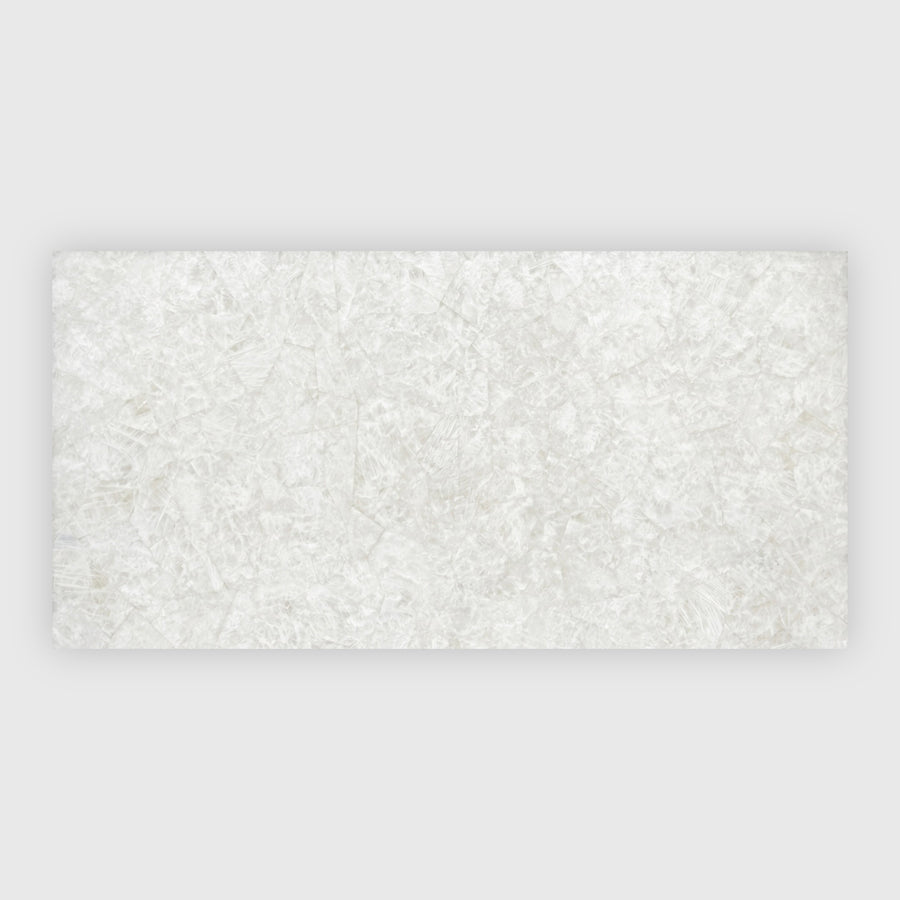White quartz seamless joints